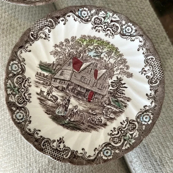 Johnson brothers Heritage Hall Colonial Overhang set of mugs and saucers - Picture 4 of 6